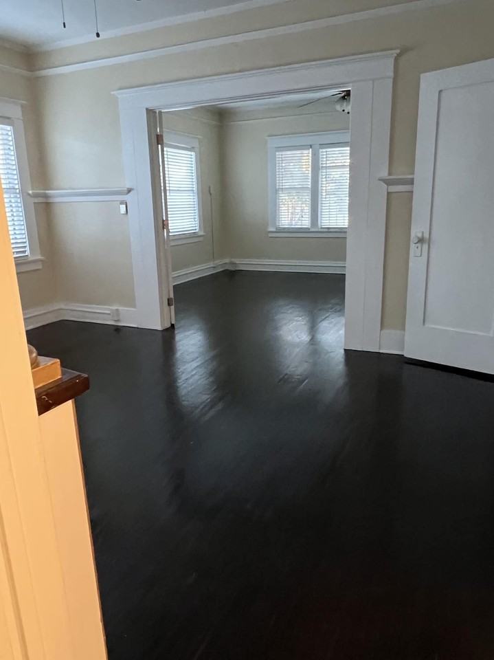 644 E 8th St #644 - Photo 4 of 17