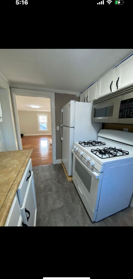 411 Washington St #2 - Photo 4 of 9