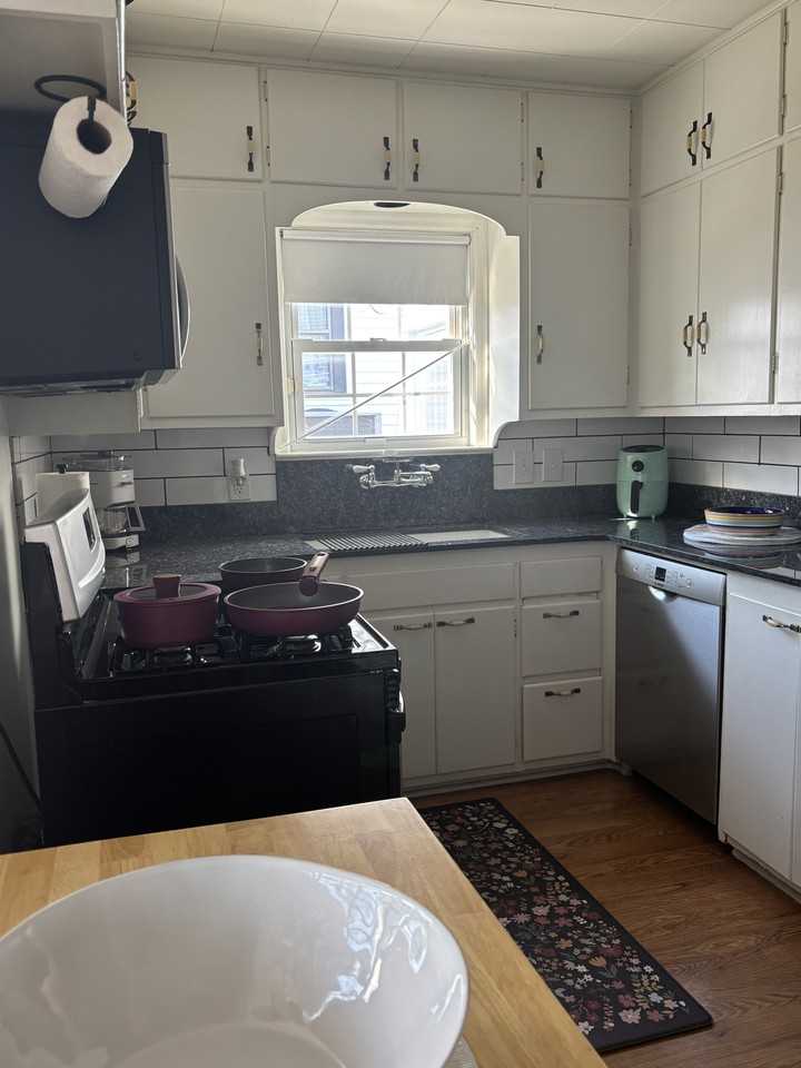 1936 W 40th St #NA - Photo 2 of 27