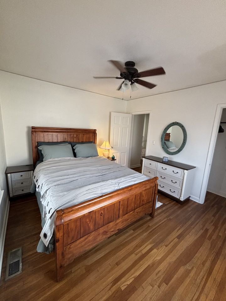 1936 W 40th St #NA - Photo 4 of 27