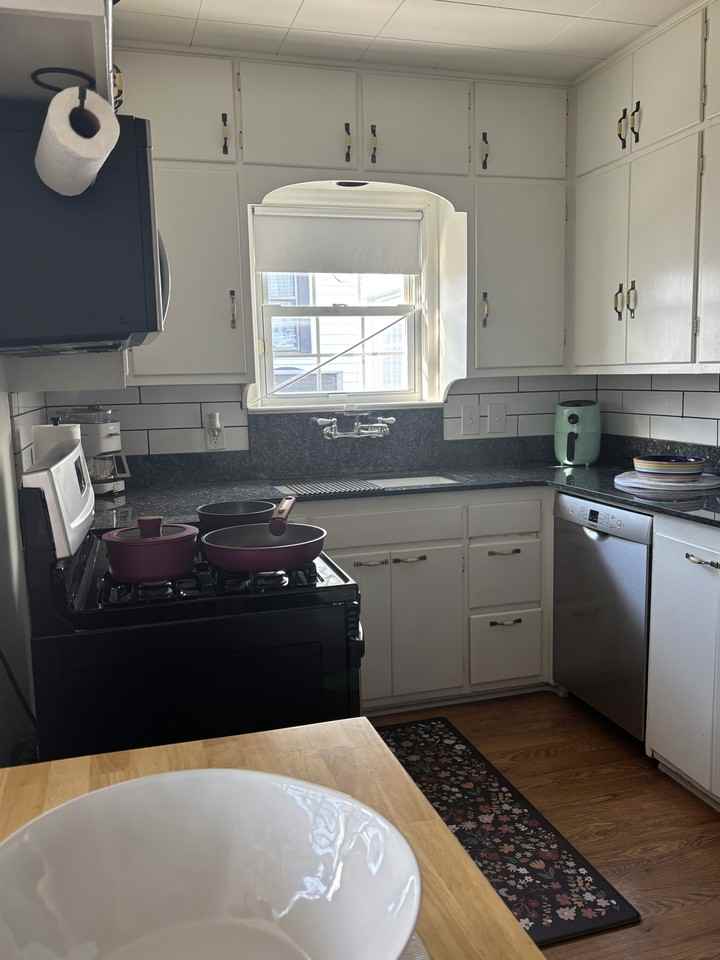 1936 W 40th St #NA - Photo 6 of 27