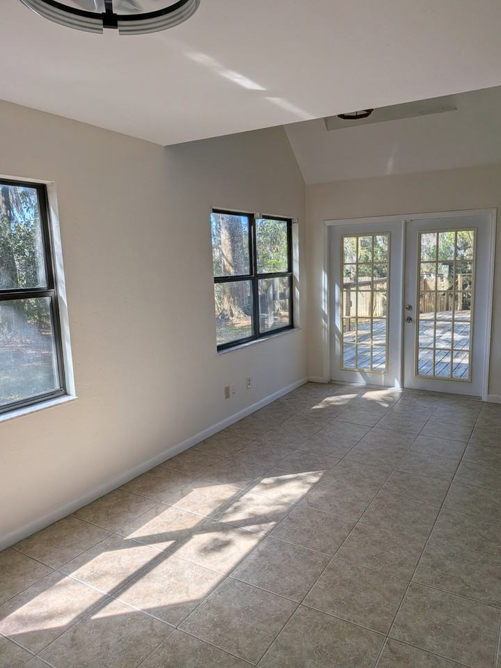 8129 Sw 57th Pl #NA - Photo 2 of 17