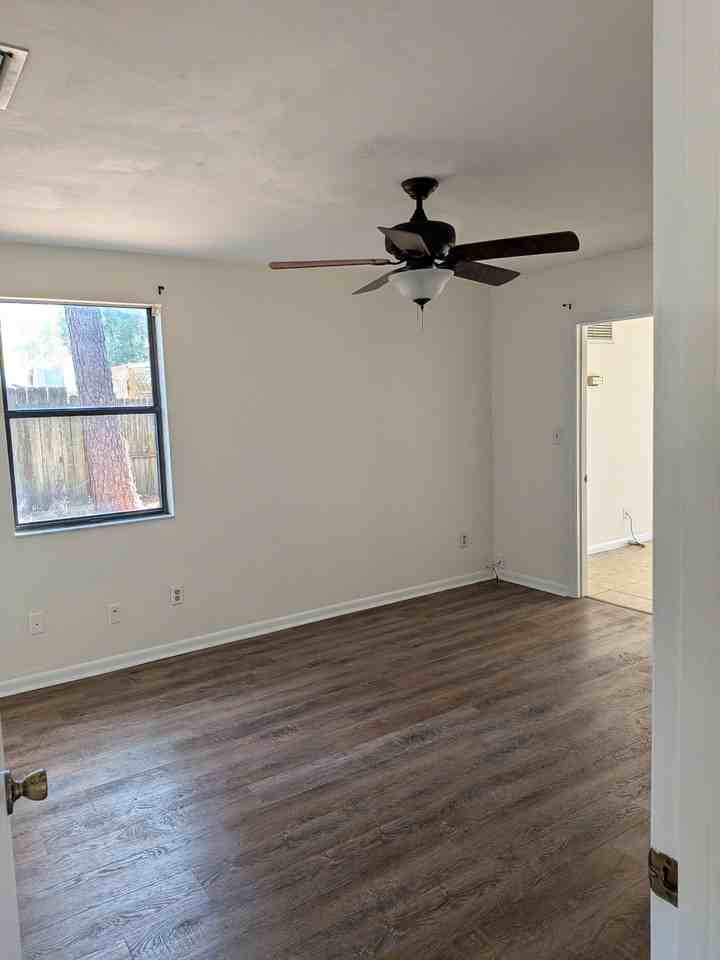 8129 Sw 57th Pl #NA - Photo 4 of 17