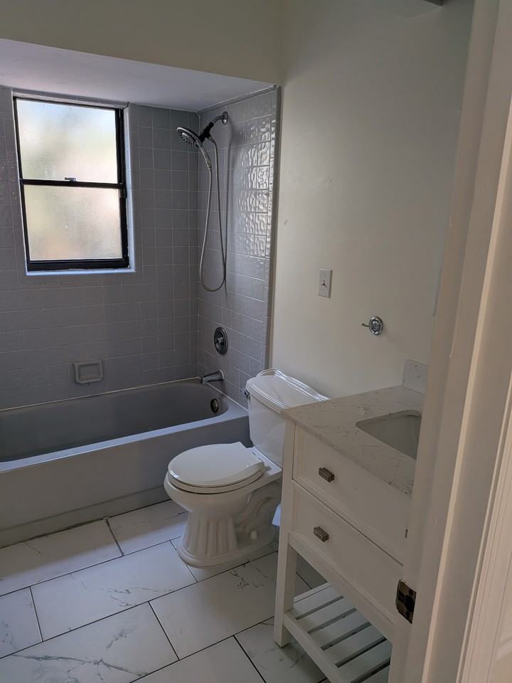 8129 Sw 57th Pl #NA - Photo 5 of 17