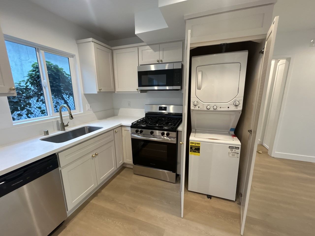 559 Sunset Avenue #5 - Photo 5 of 8