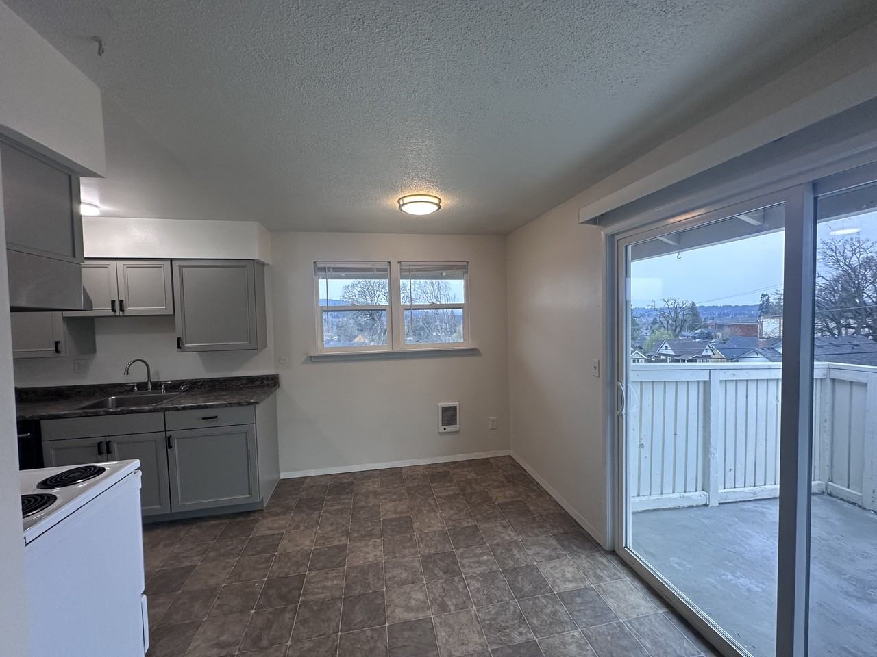 815 Harrison St #2 - Photo 3 of 19