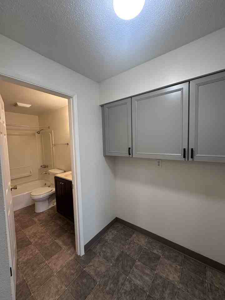 815 Harrison St #2 - Photo 7 of 19