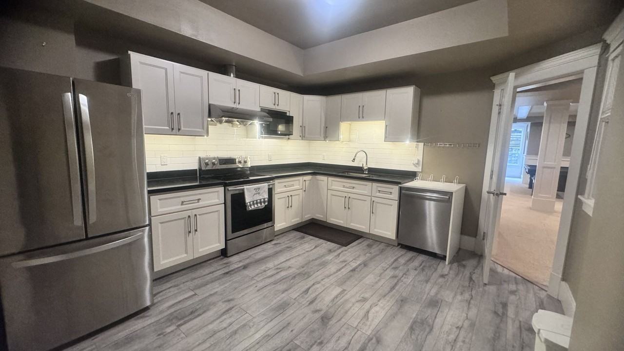 16168 30 Avenue - Photo 7 of 24