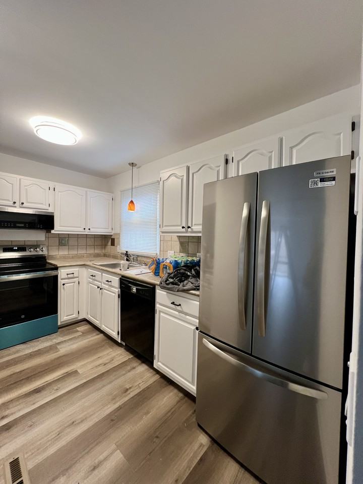 77 Commodore Cmns #77 - Photo 5 of 16