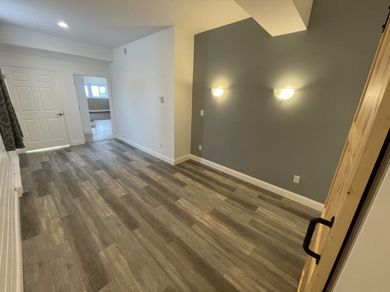 5135 N Shore Dr #3 - Photo 5 of 17