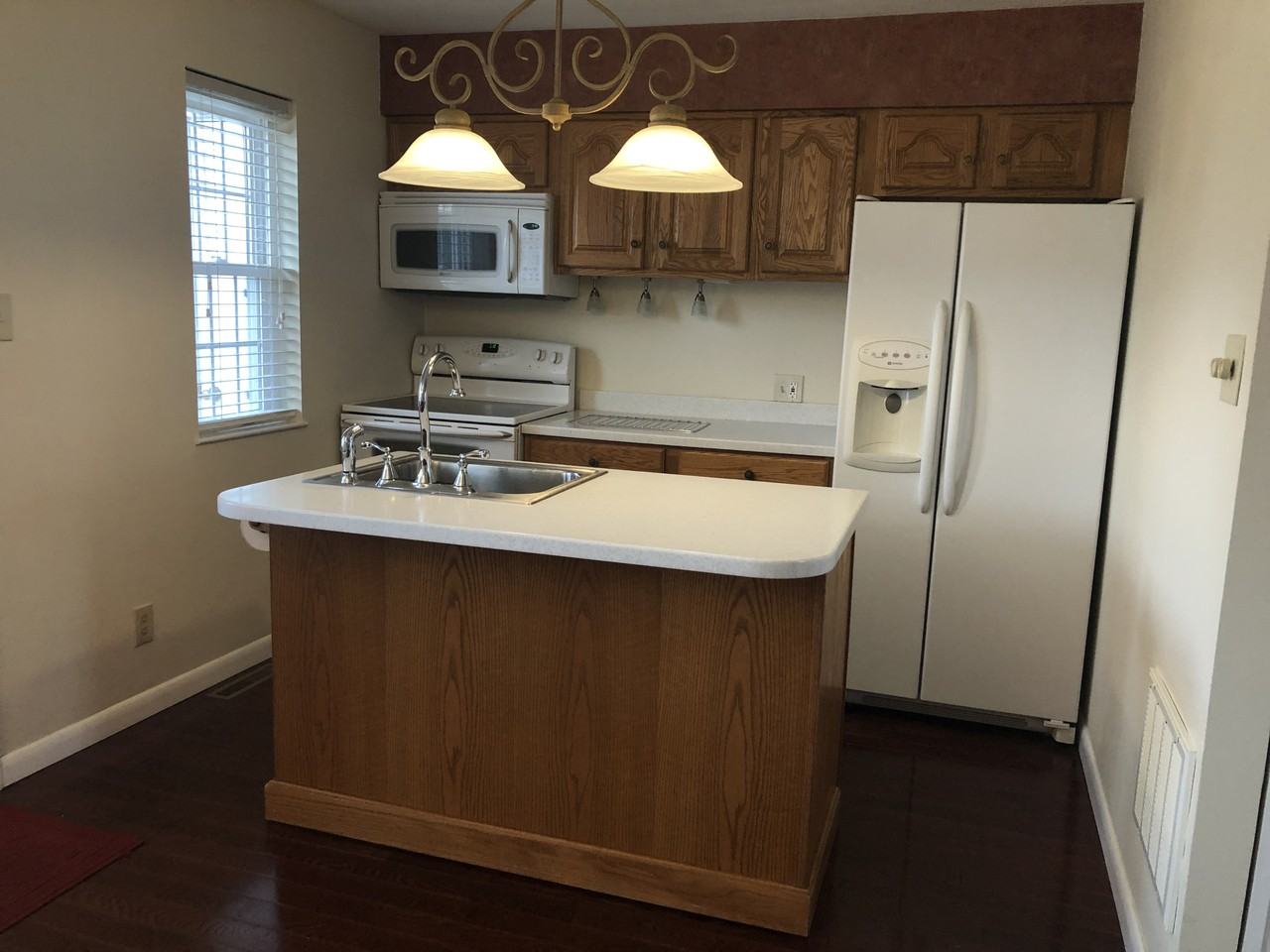 27 Montgomery Village Ln - Photo 3 of 20