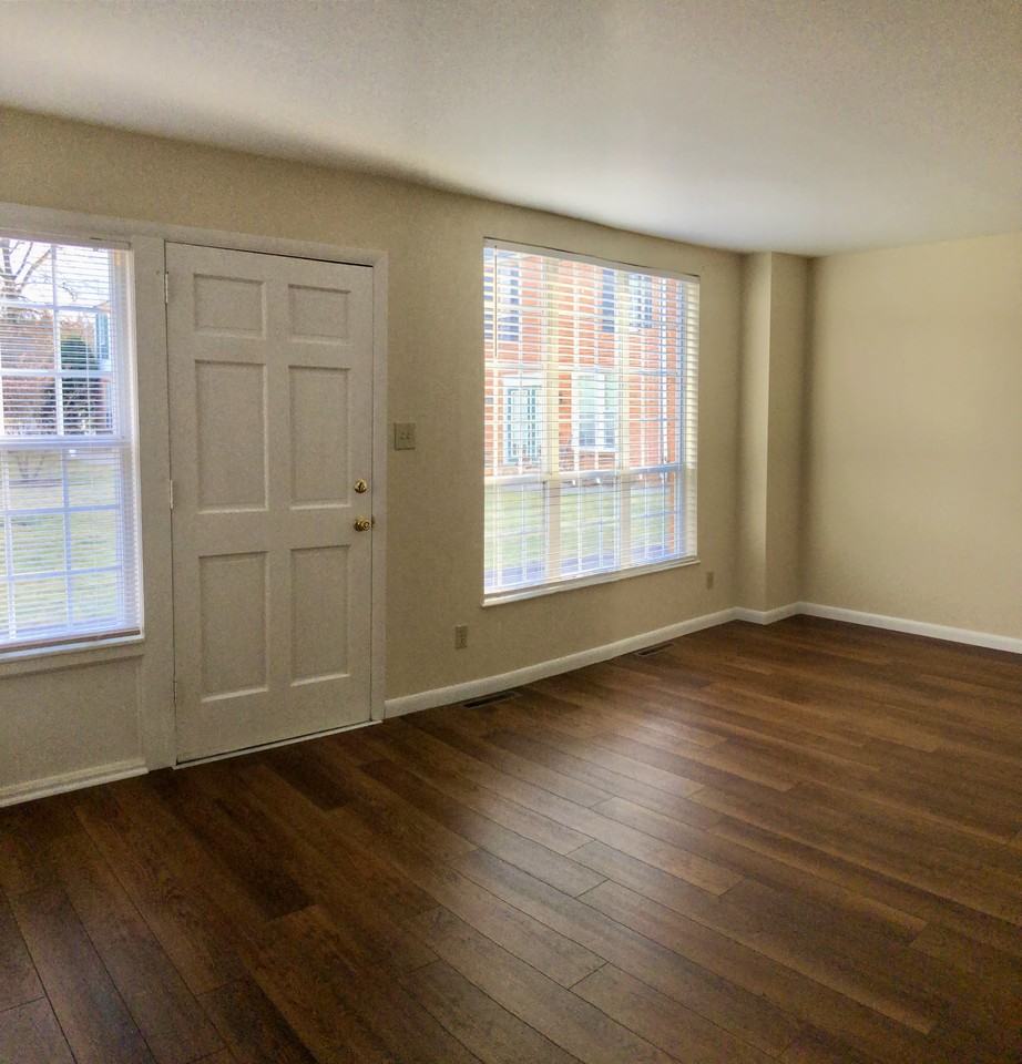 27 Montgomery Village Ln - Photo 5 of 20