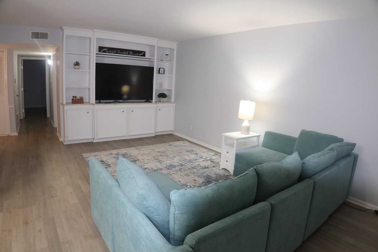 3730 Fairfield Ave #233 - Photo 3 of 11