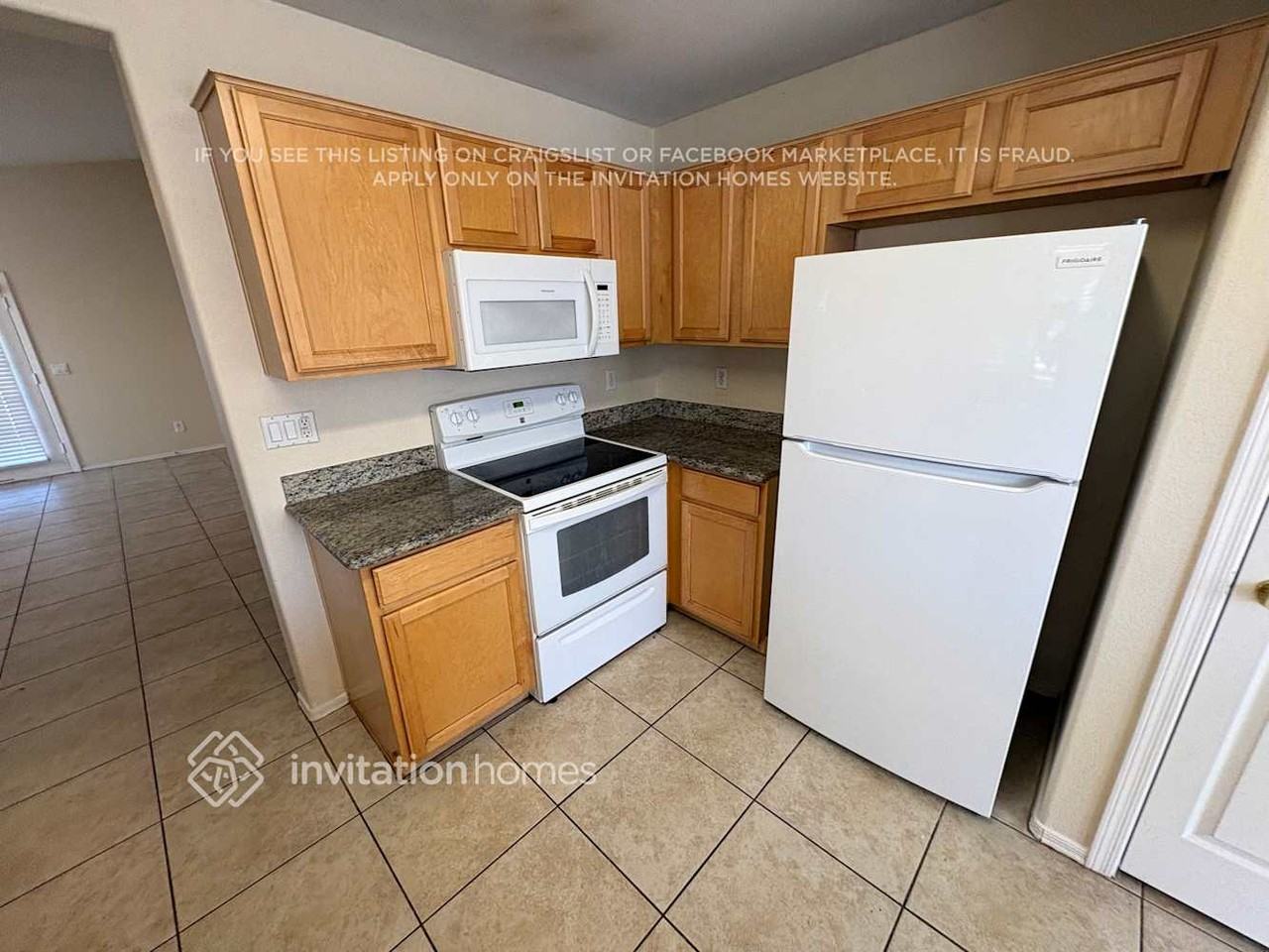 13014 W Hearn Rd - Photo 4 of 16