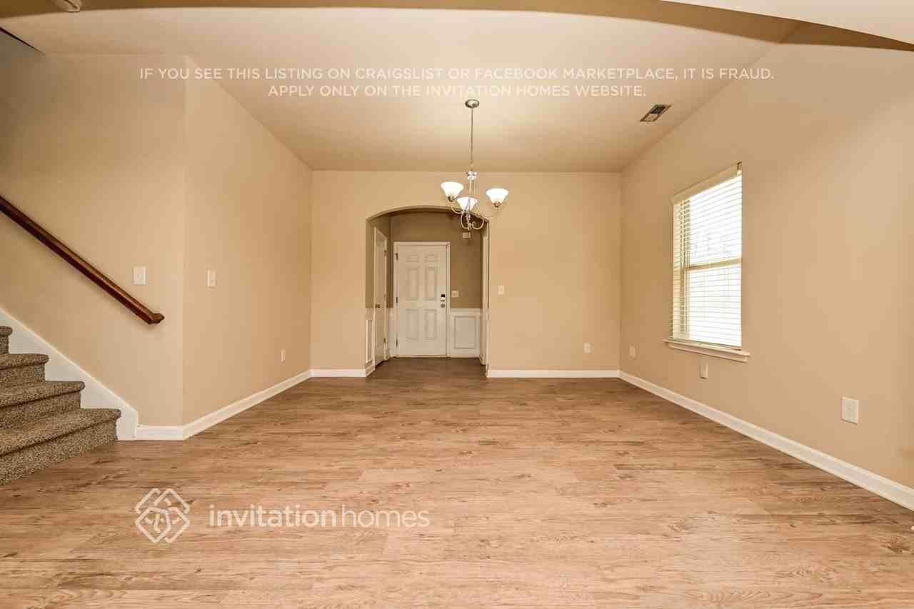 127 Biscayne Ter - Photo 5 of 18