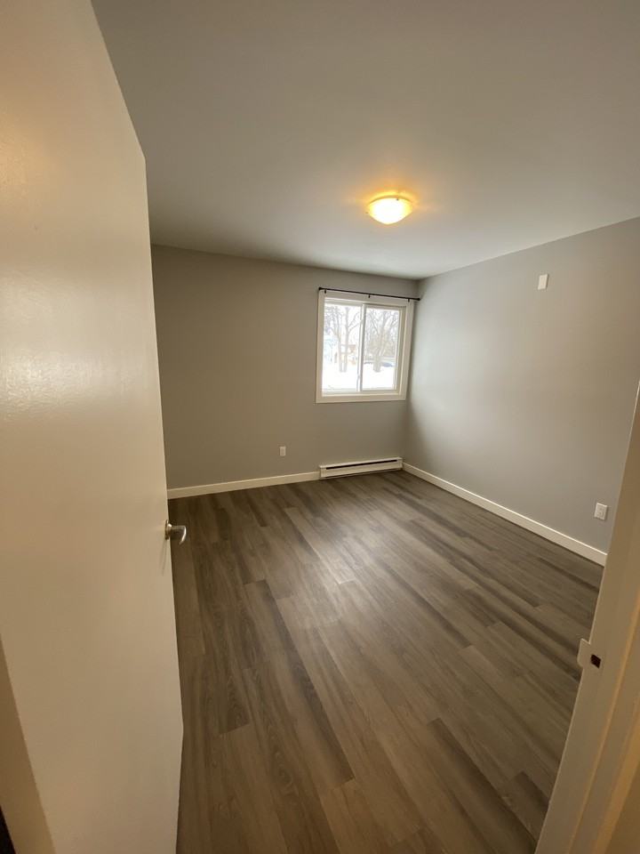 St. George's Court - Photo 6 of 15