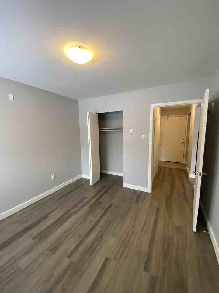 St. George's Court - Photo 7 of 15