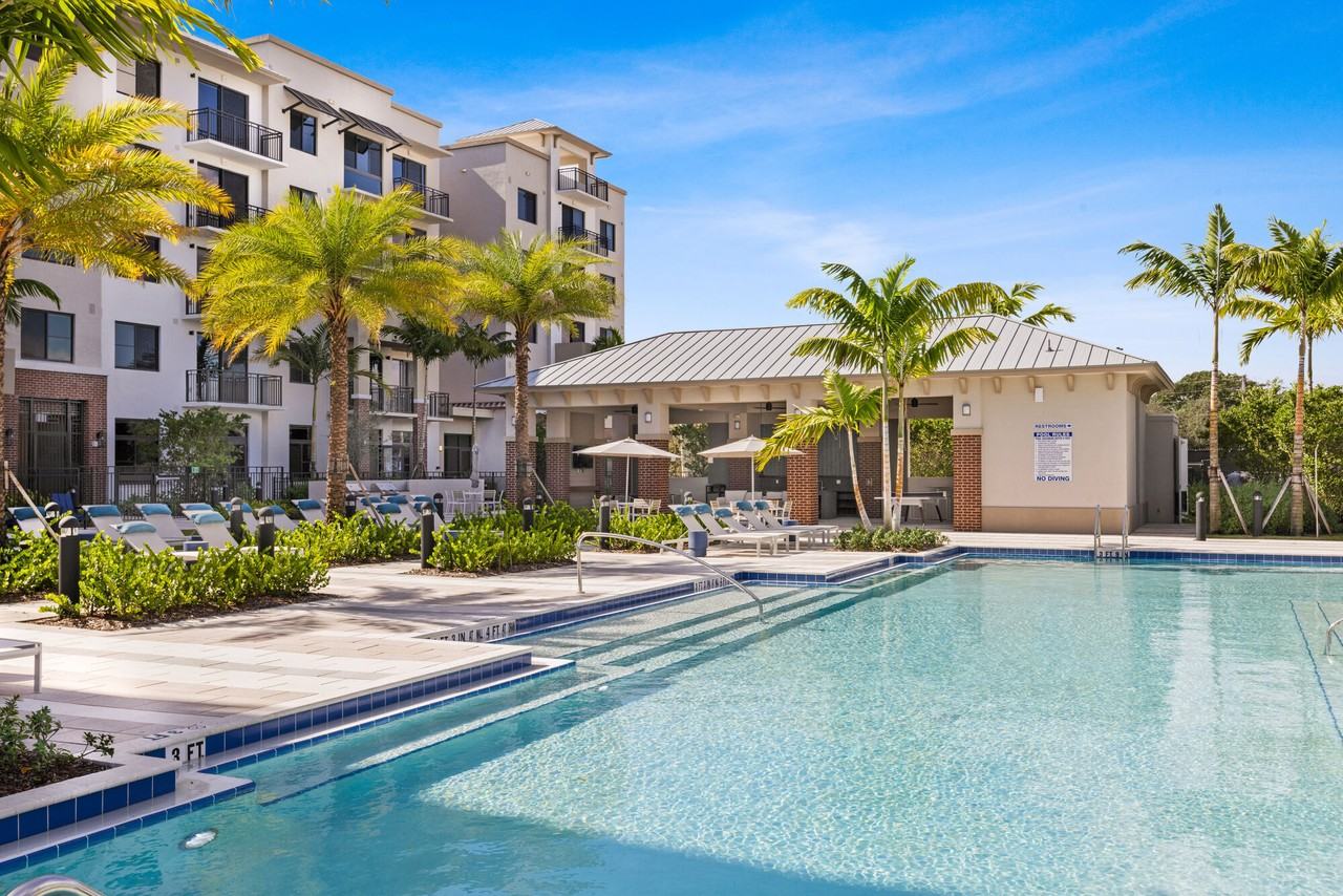 Shalimar at Plantation - Photo 2 of 15