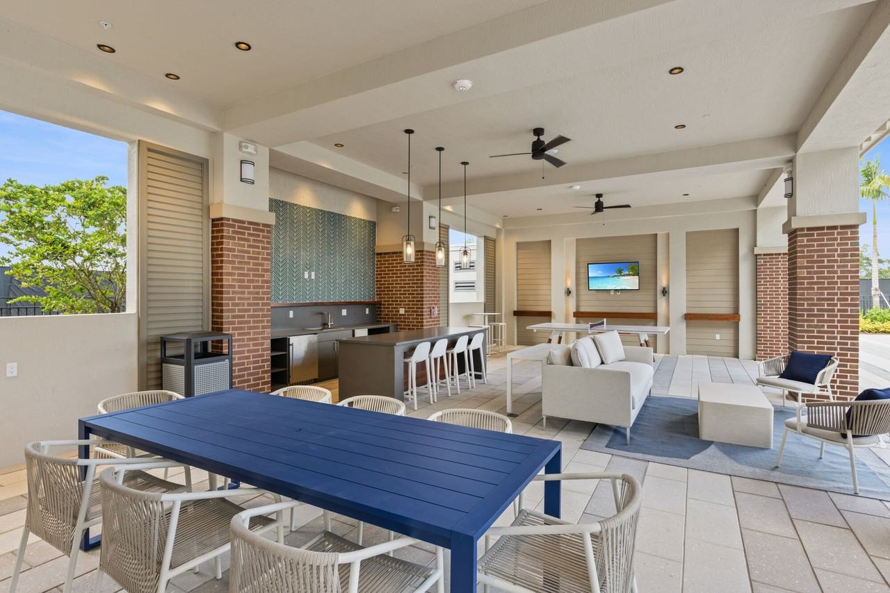 Shalimar at Plantation - Photo 3 of 15