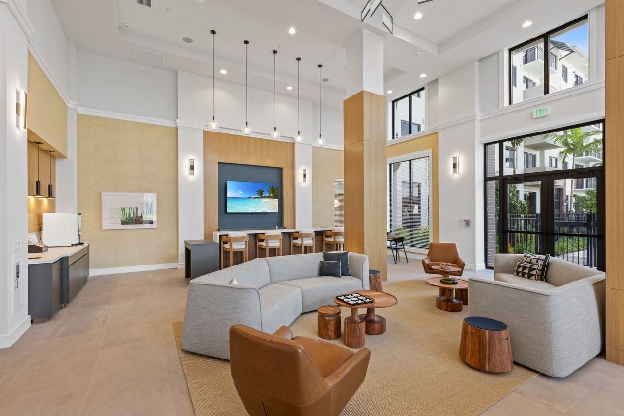 Shalimar at Plantation - Photo 5 of 15