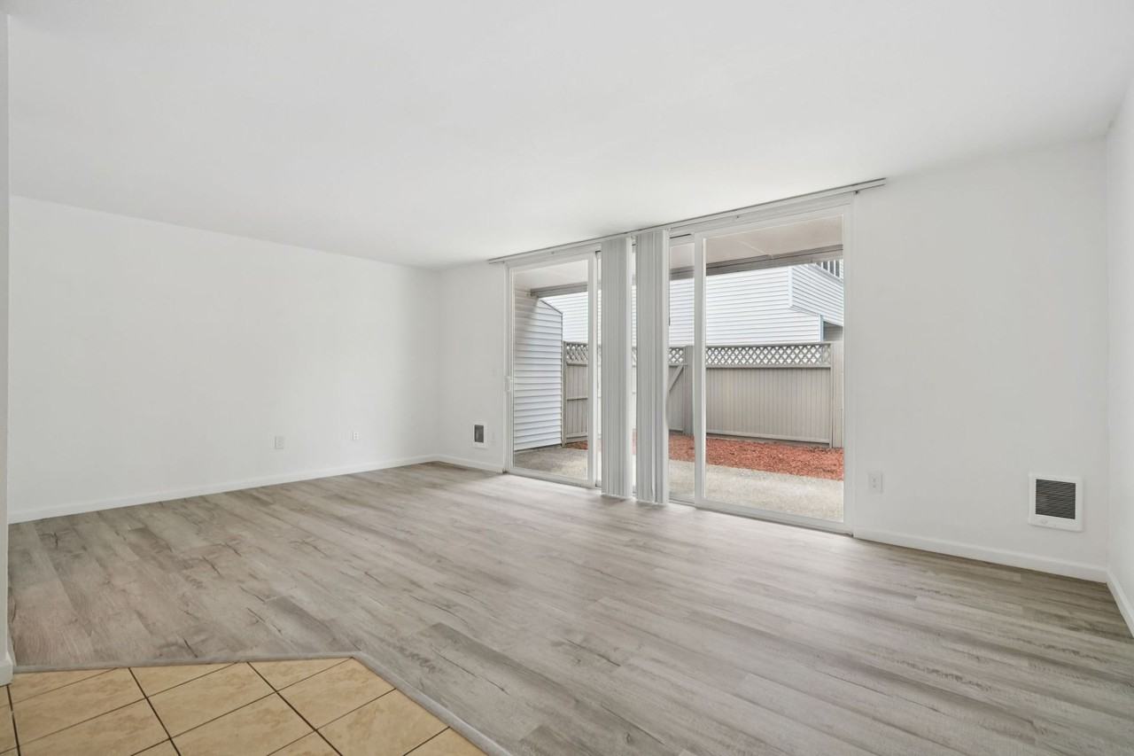 Images Columbia Apartments - Photo 2 of 50