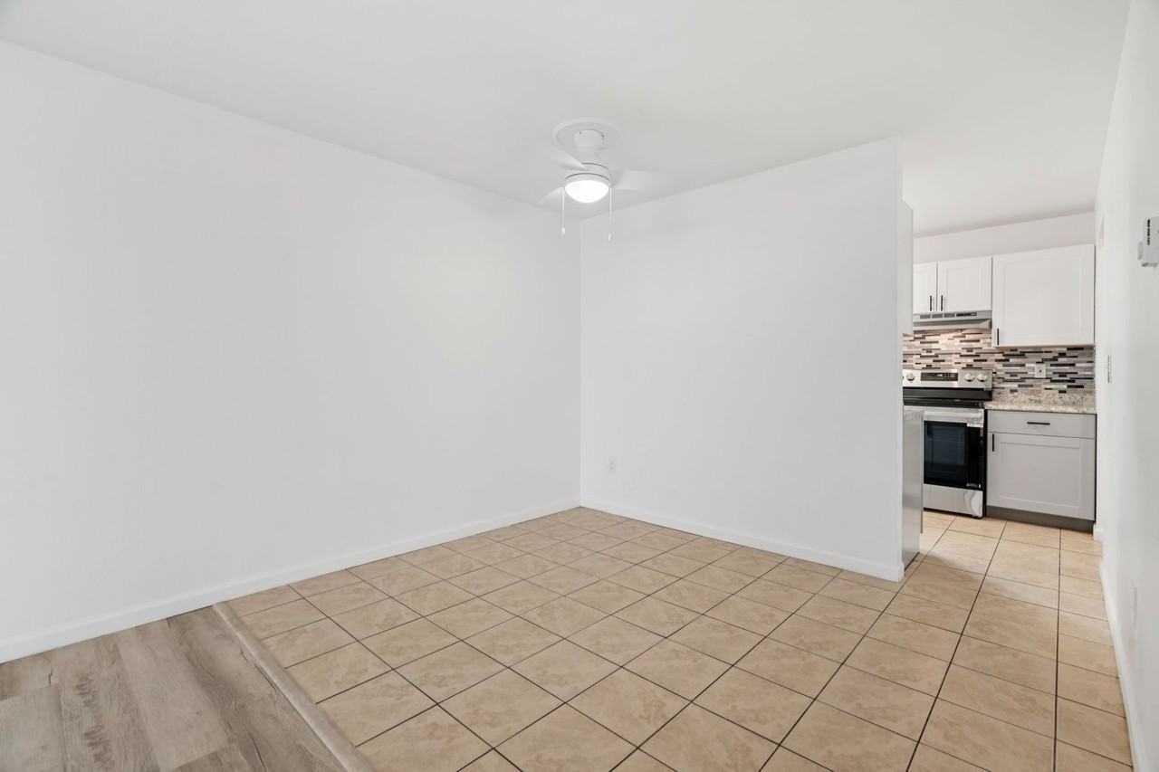 Images Columbia Apartments - Photo 6 of 50