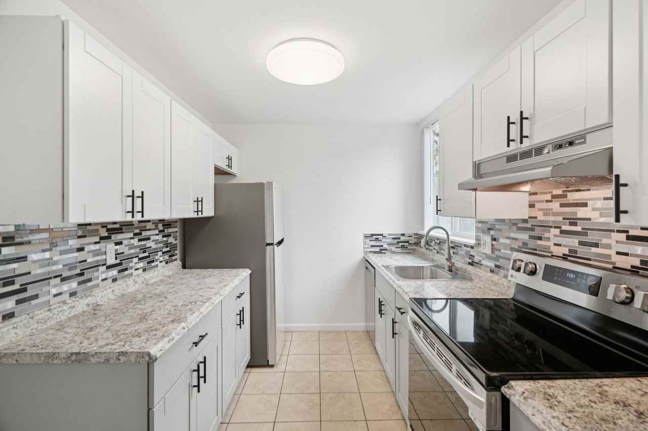 Images Columbia Apartments - Photo 7 of 50