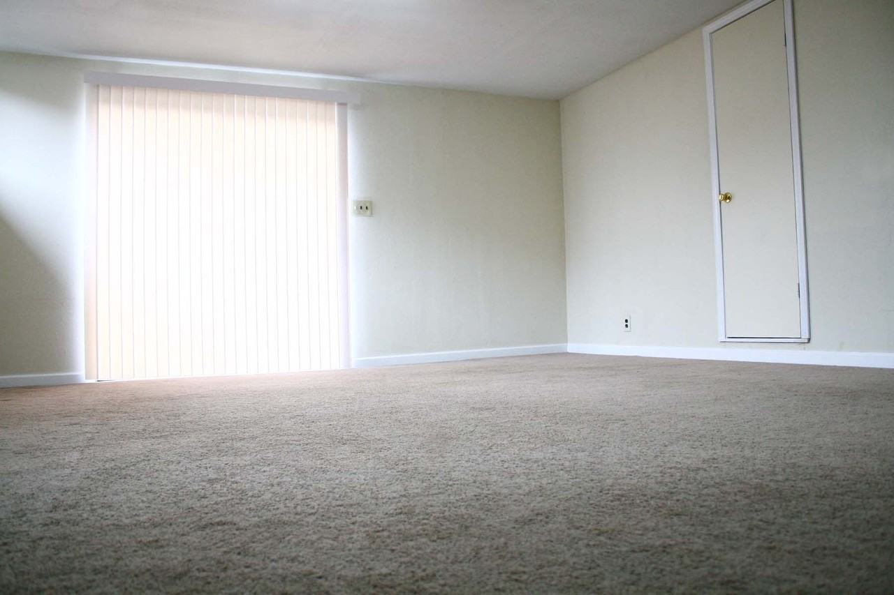 898 W San Gabriel Ave #1 - Photo 4 of 8