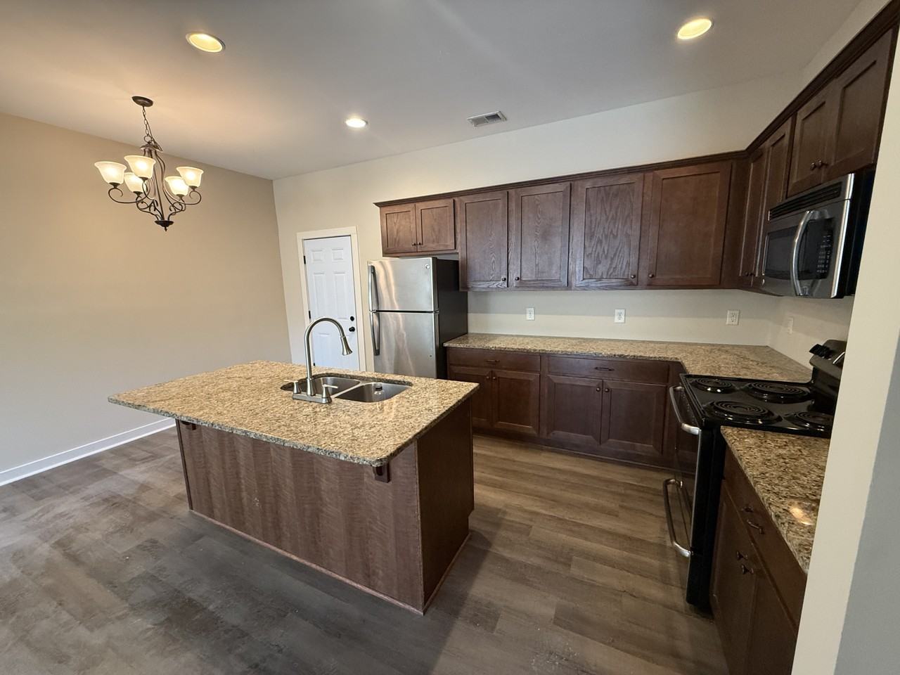 20478 Castle Ridge Rd #1 - Photo 5 of 26