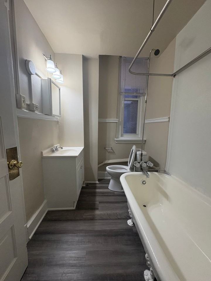 Chesterfield Apartments - Photo 5 of 50