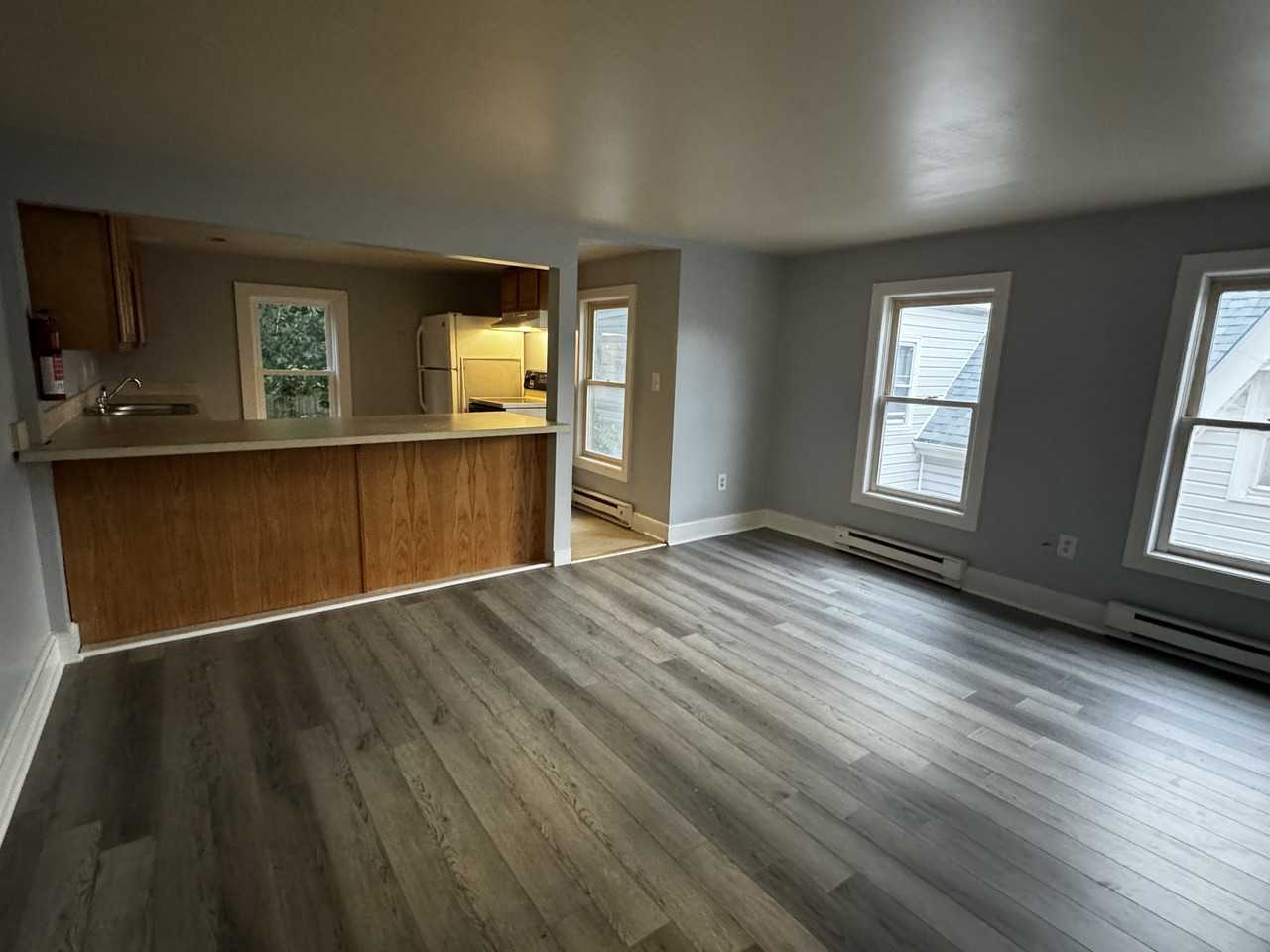 320 W Stephen St #1 - Photo 4 of 13