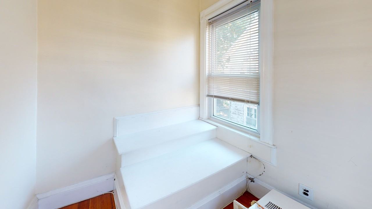 47 Fairbanks St #1 - Photo 5 of 12