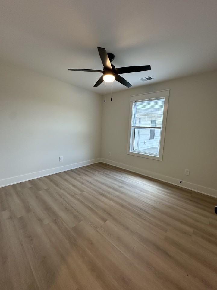 347 Woods Rd #A - Photo 3 of 6