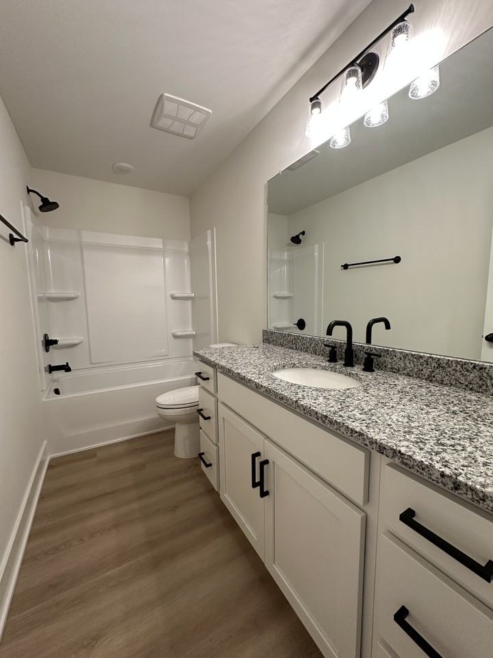 347 Woods Rd #A - Photo 4 of 6