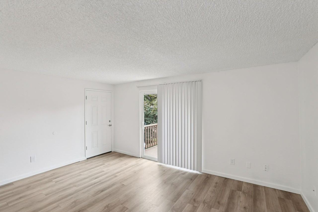 Images Garden View Apartments - Photo 4 of 46