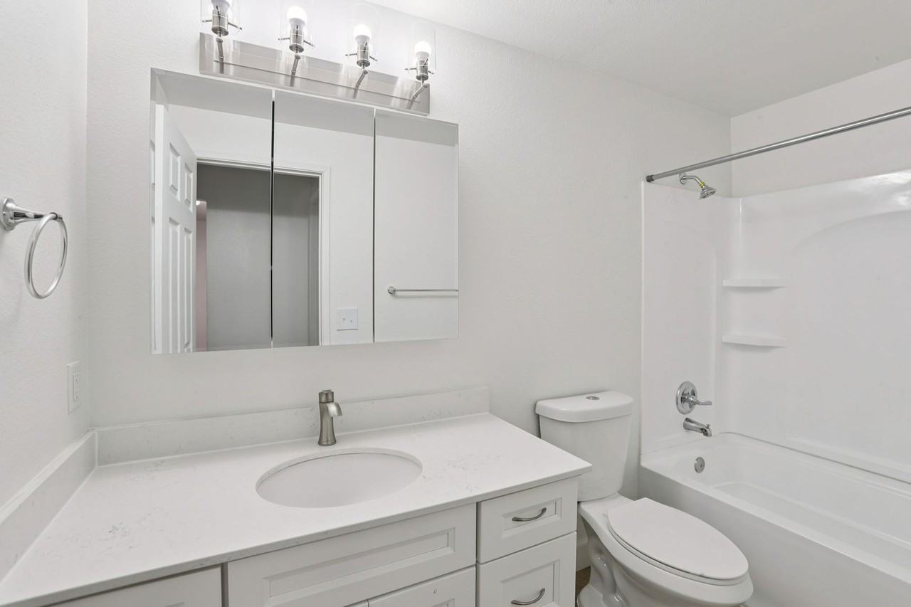 Images Garden View Apartments - Photo 5 of 46