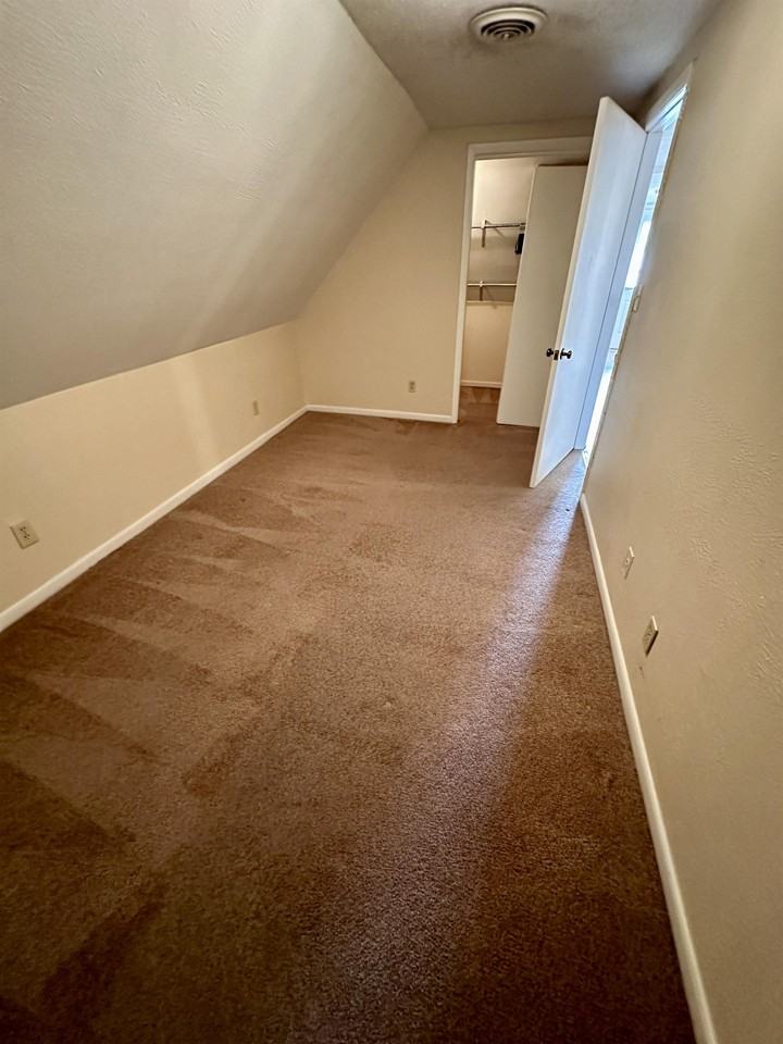 1121 8th St #3 - Photo 6 of 8