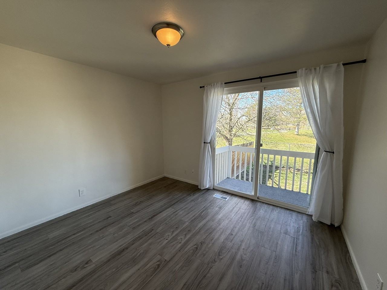 451 N Montgomery St #1 - Photo 5 of 23