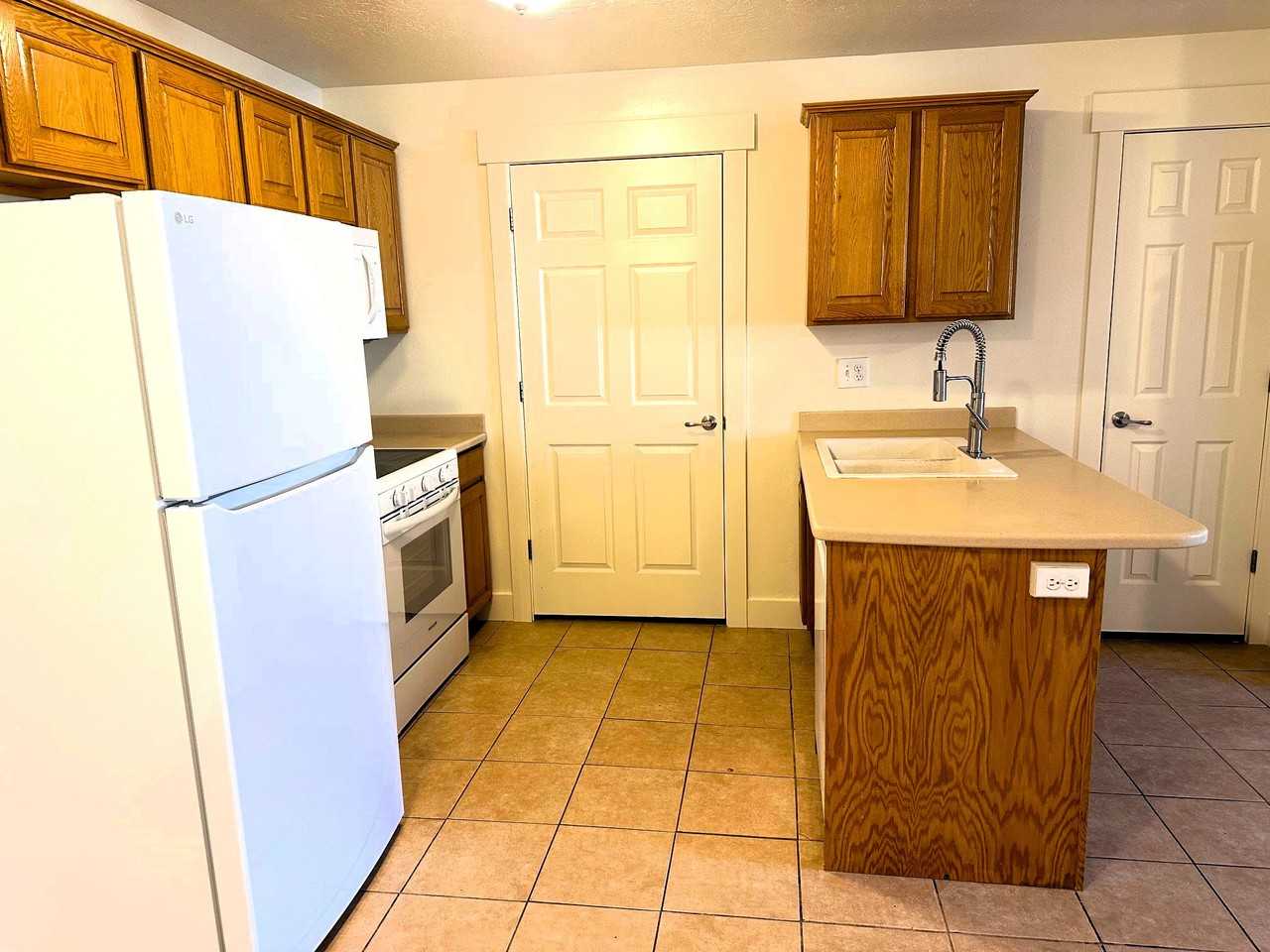 580 S Center St #1 - Photo 7 of 21