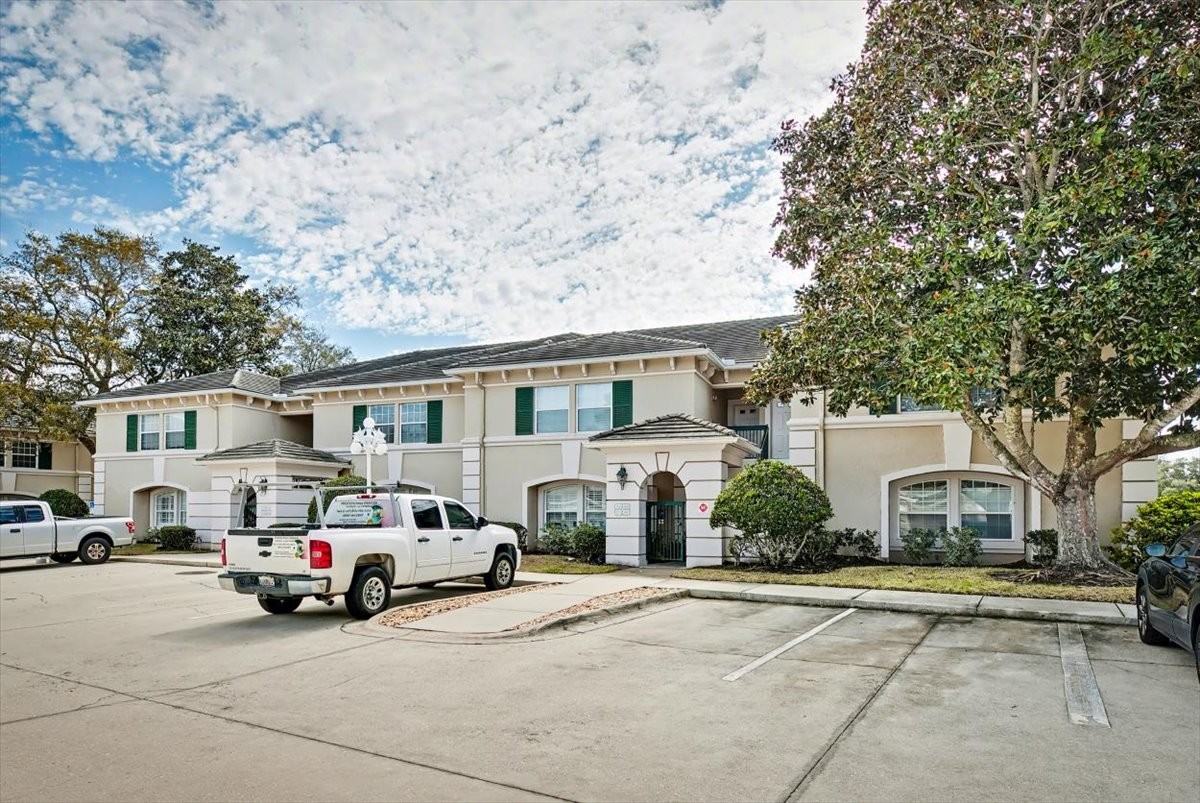 100 Bermuda Bay Cir #1 - Photo 4 of 30