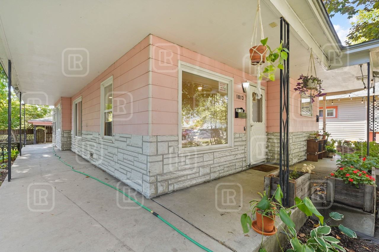 1813 W Mission Ave #2 - Photo 4 of 7