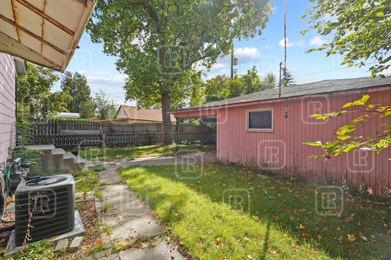 1813 W Mission Ave #2 - Photo 5 of 7