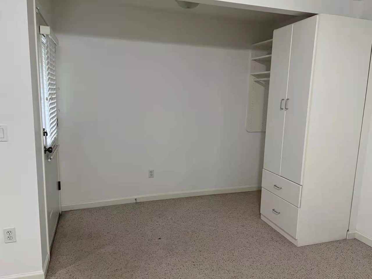 13167 14A Avenue - Photo 4 of 11