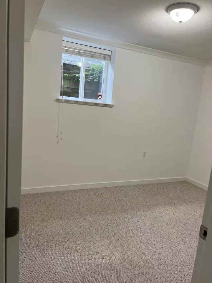 13167 14A Avenue - Photo 7 of 11