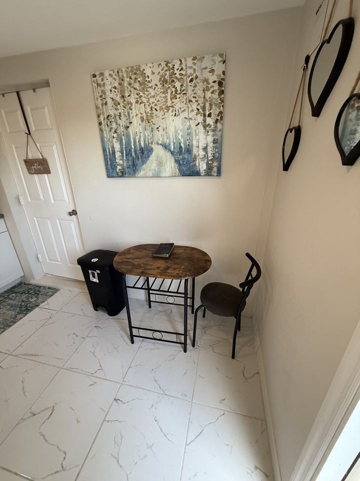 429 Morgan Cir S #B - Photo 6 of 13