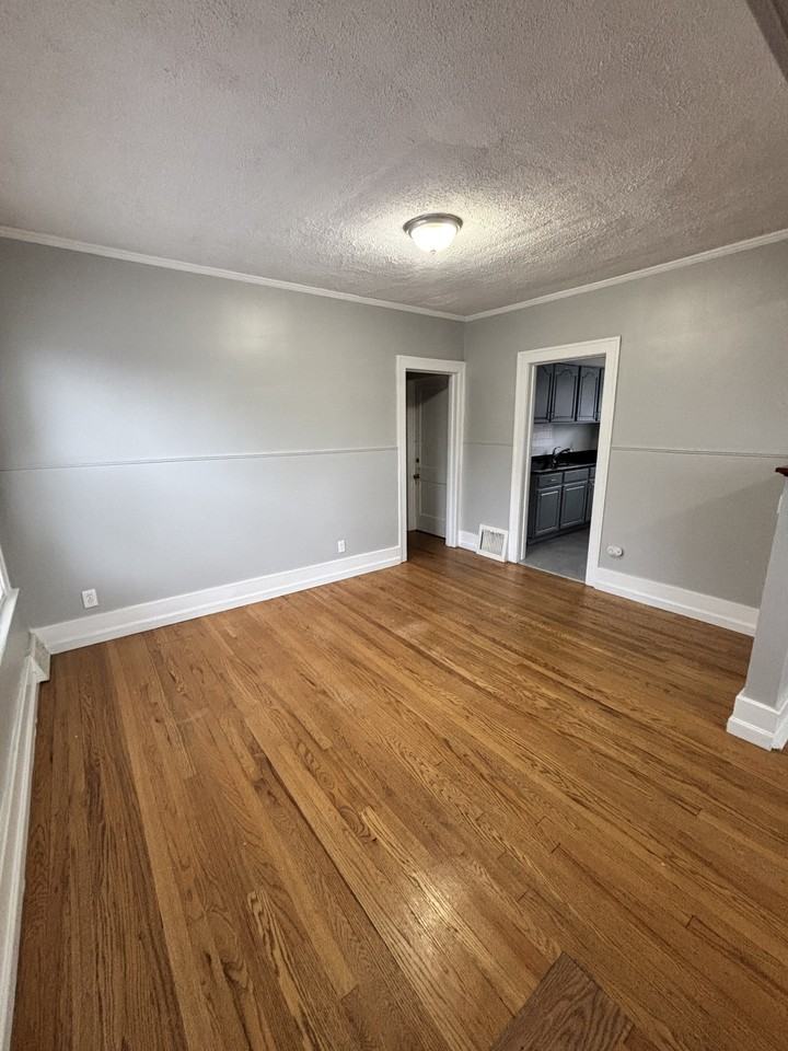 168 Bondie St #168 - Photo 3 of 14