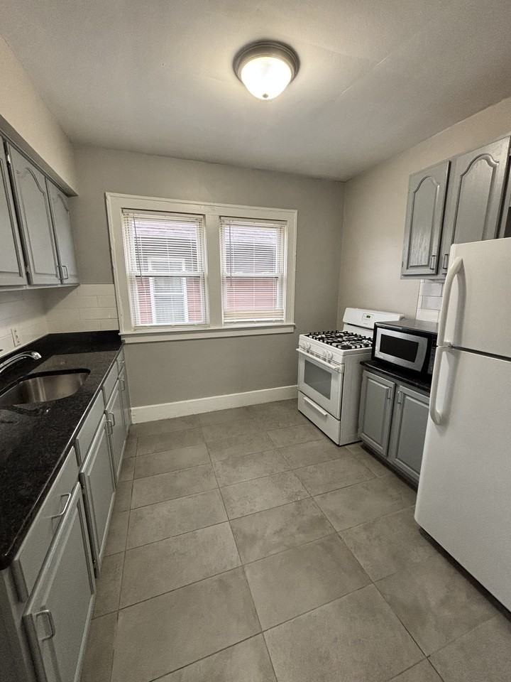 168 Bondie St #168 - Photo 4 of 14