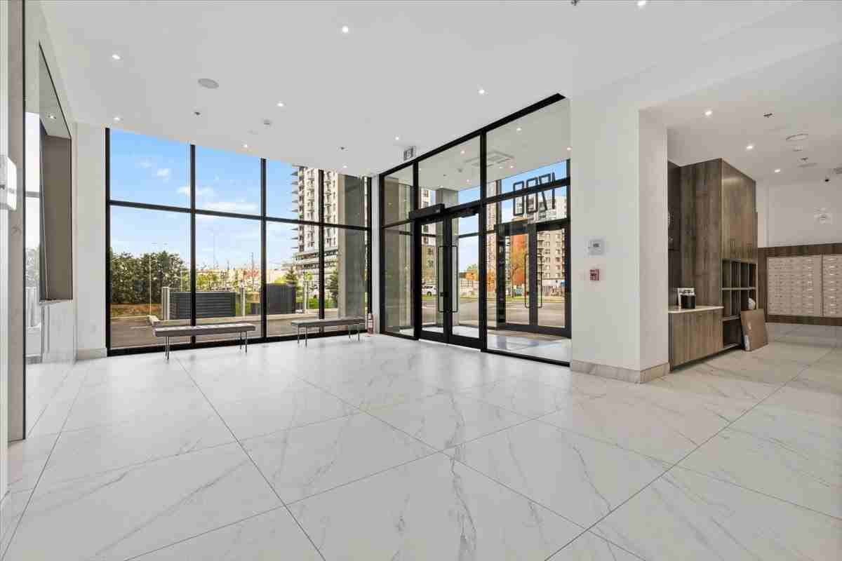 1700 Boulevard Angrignon #1013 - Photo 7 of 29