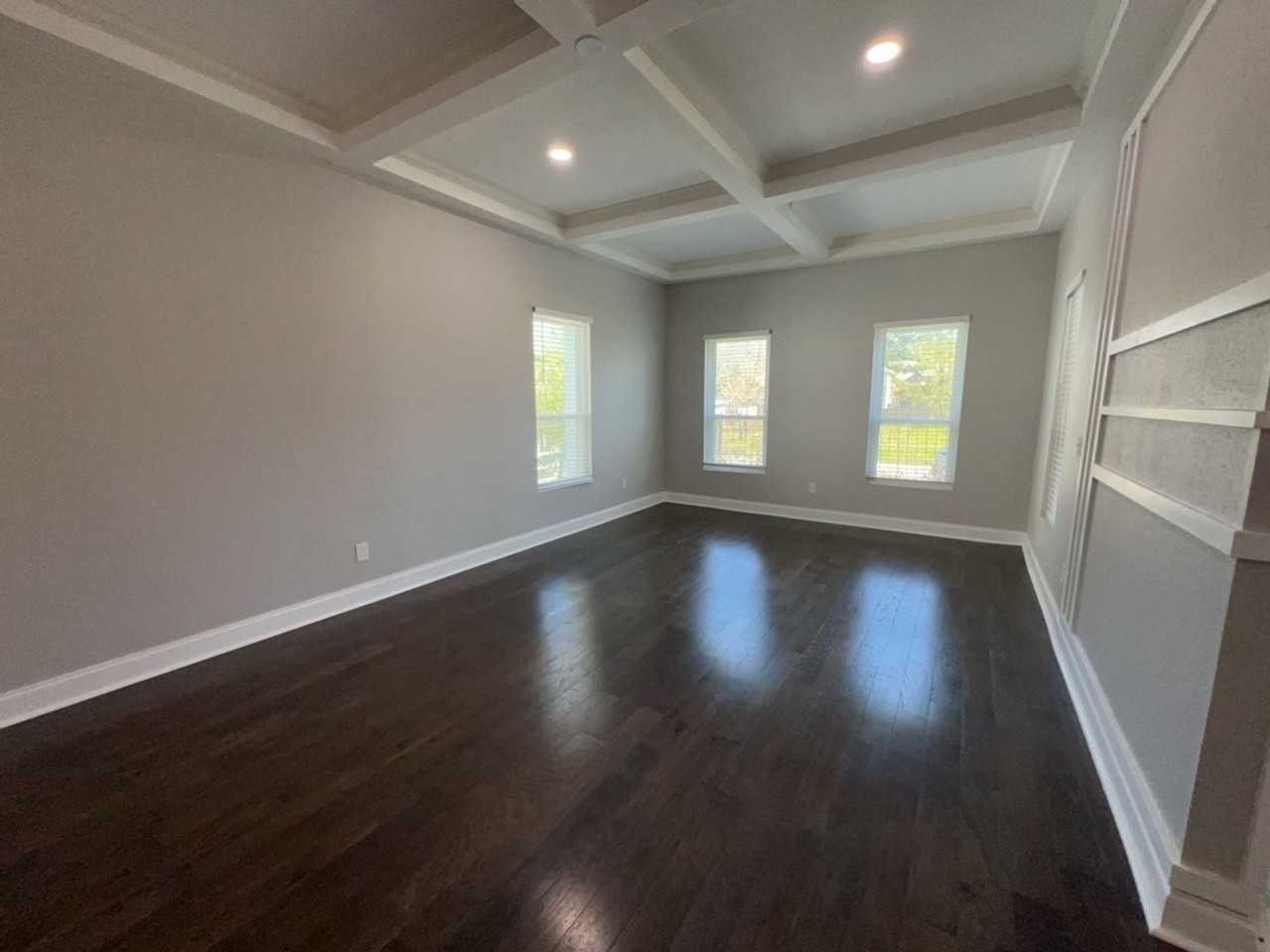 401 Walton St - Photo 5 of 27