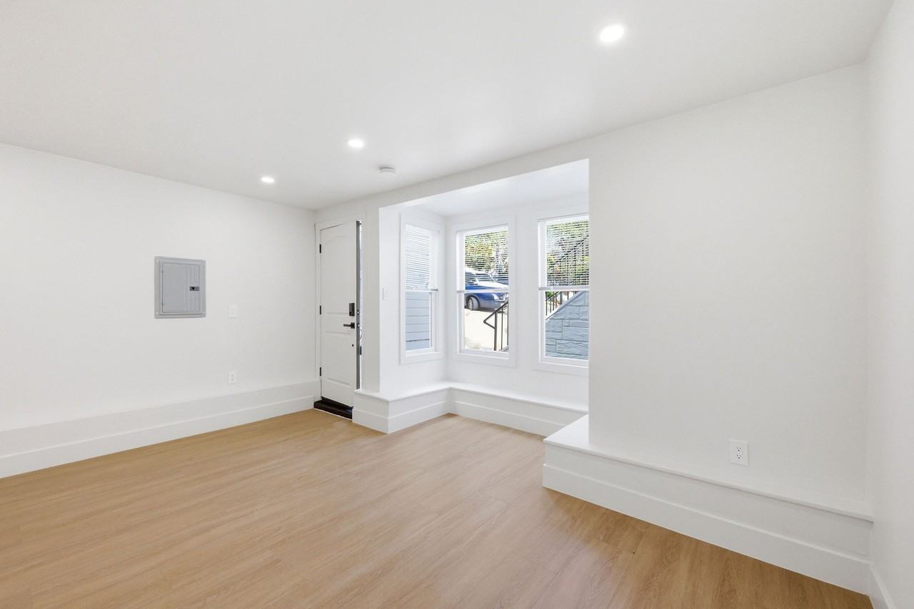 994 Noe St #2 - Photo 4 of 30